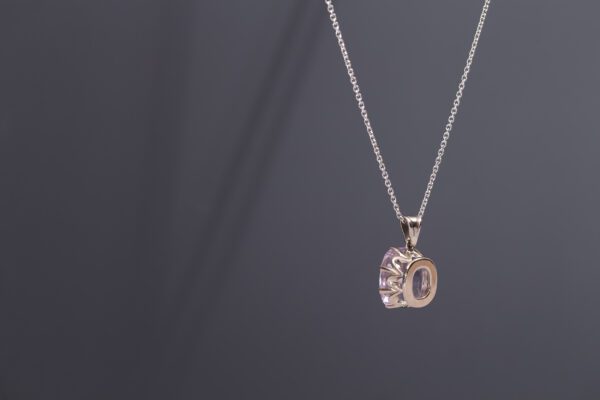 Amethyst & 18ct White Gold Pendant - Image 3
