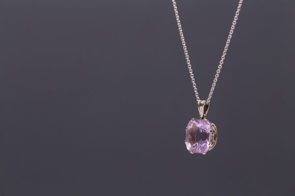 Amethyst & 18ct White Gold Pendant