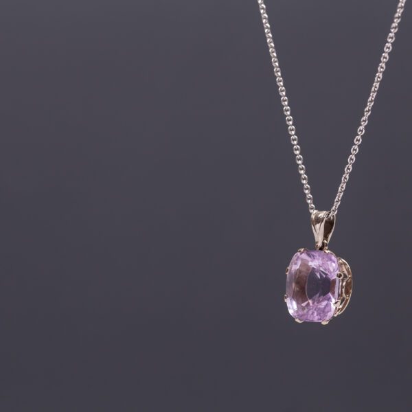Amethyst & 18ct White Gold Pendant