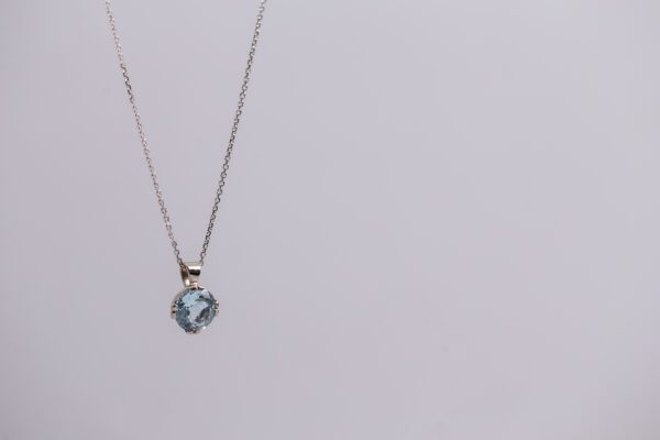 Aquamarine & 18ct White Gold Pendant - Image 2